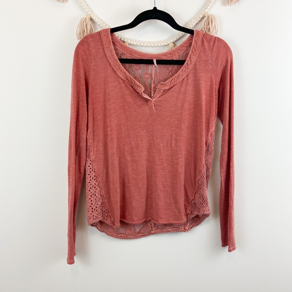 Free People Coral Patches Of Lace Henley Top XS - Picture 2 of 10